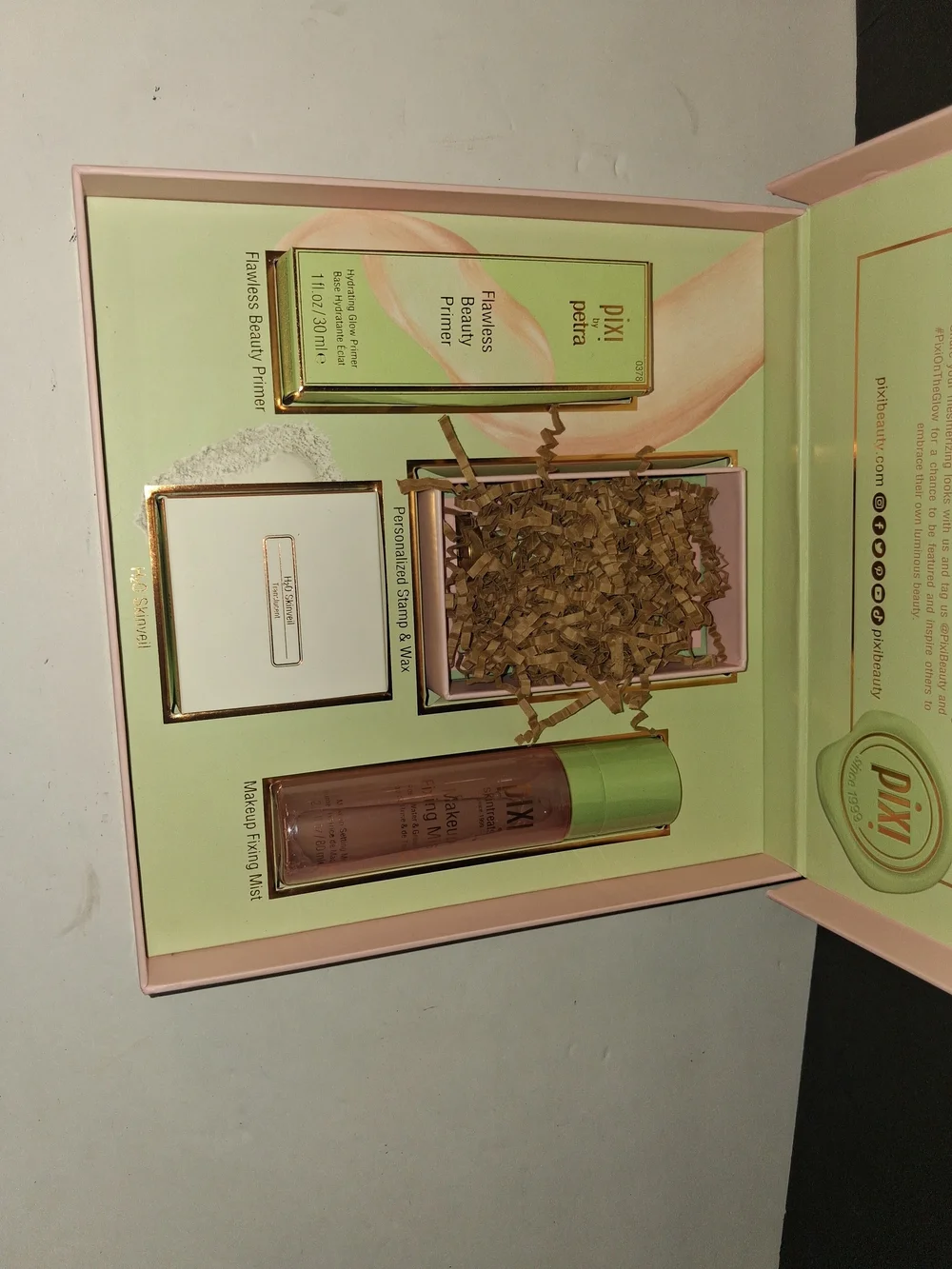 Pixi seal the glow collection